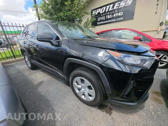 2022 Toyota RAV4 LE - miniatura 4