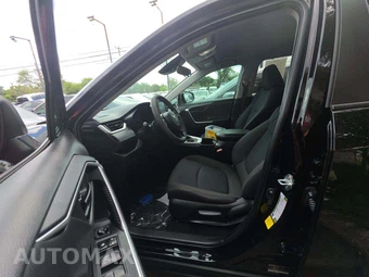 2022 Toyota RAV4 LE - miniatura 6