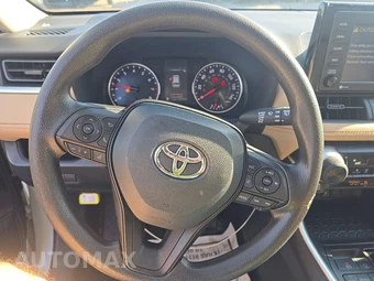 2022 Toyota RAV4 LE - miniatura 10