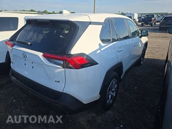 2022 Toyota RAV4 LE - miniatura 4