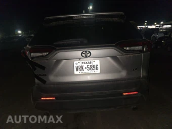 2022 Toyota RAV4 LE - miniatura 5