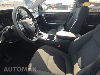 2022 Toyota RAV4 LE - miniatura 7