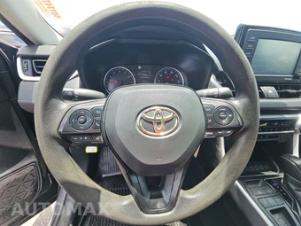 2022 Toyota RAV4 LE - miniatura 10