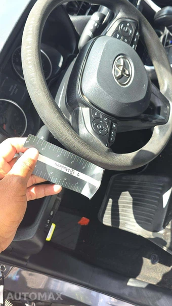 2022 Toyota RAV4 LE - miniatura 29