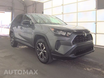 2022 Toyota RAV4 LE - miniatura 3
