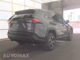 2022 Toyota RAV4 LE - miniatura 4