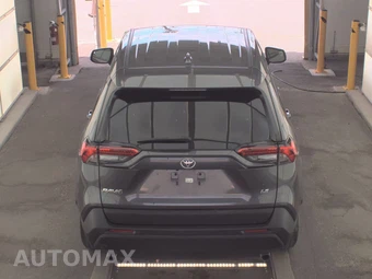 2022 Toyota RAV4 LE - miniatura 5