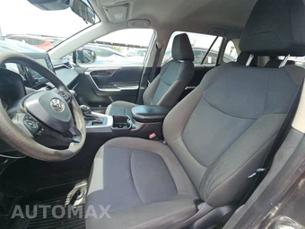 2022 Toyota RAV4 LE - miniatura 7