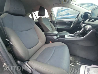 2022 Toyota RAV4 LE - miniatura 8