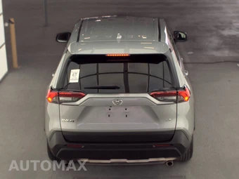 2022 Toyota RAV4 LE - miniatura 5