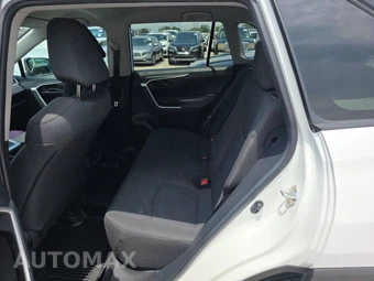 2022 Toyota RAV4 LE - miniatura 13