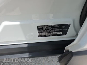 2022 Toyota RAV4 LE - miniatura 14