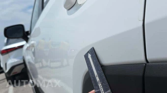 2022 Toyota RAV4 LE - miniatura 19