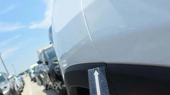 2022 Toyota RAV4 LE - miniatura 20