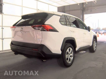 2022 Toyota RAV4 LE - miniatura 4