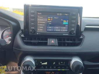 2022 Toyota RAV4 LE - miniatura 10