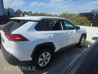 2022 Toyota RAV4 LE - miniatura 4