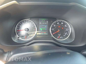 2022 Toyota RAV4 LE - miniatura 9