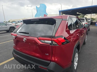 2022 Toyota RAV4 LE - miniatura 4