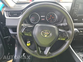 2022 Toyota RAV4 LE - miniatura 10