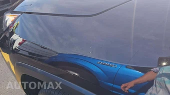 2022 Toyota RAV4 LE - miniatura 27