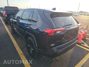 2022 Toyota RAV4 LE - miniatura 6