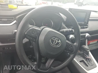 2022 Toyota RAV4 LE - miniatura 10