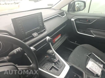 2022 Toyota RAV4 LE - miniatura 11