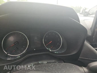 2022 Toyota RAV4 LE - miniatura 12