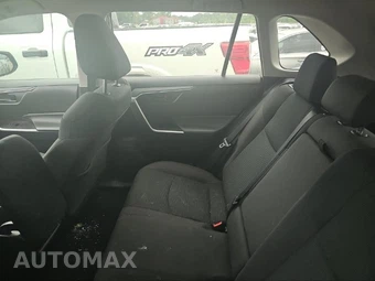 2022 Toyota RAV4 LE - miniatura 13