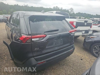 2022 Toyota RAV4 LE - miniatura 17