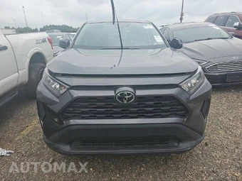 2022 Toyota RAV4 LE - miniatura 2