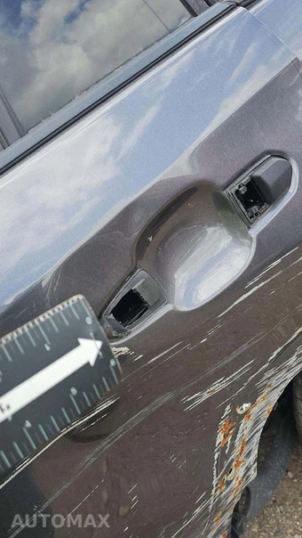 2022 Toyota RAV4 LE - miniatura 29