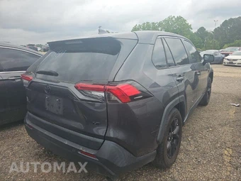 2022 Toyota RAV4 LE - miniatura 4
