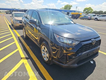 2022 Toyota RAV4 LE - miniatura 3