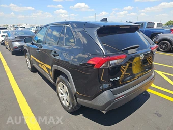 2022 Toyota RAV4 LE - miniatura 6