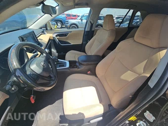 2022 Toyota RAV4 LE - miniatura 7