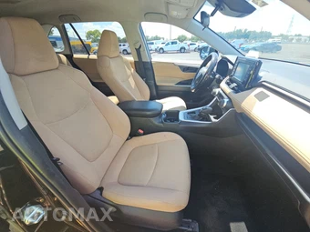 2022 Toyota RAV4 LE - miniatura 8