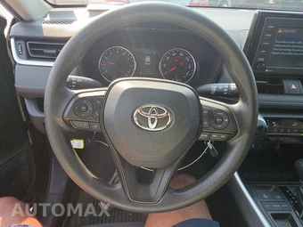 2022 Toyota RAV4 LE - miniatura 10