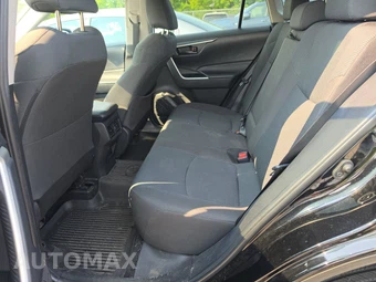 2022 Toyota RAV4 LE - miniatura 13