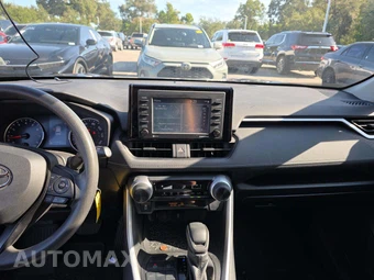 2022 Toyota RAV4 LE - miniatura 10