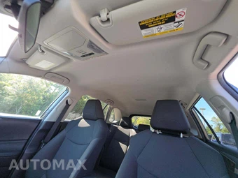 2022 Toyota RAV4 LE - miniatura 11