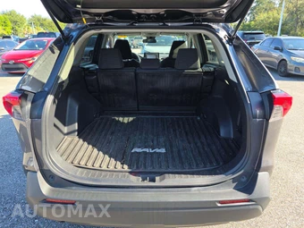 2022 Toyota RAV4 LE - miniatura 14