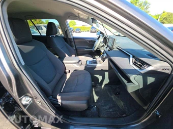2022 Toyota RAV4 LE - miniatura 18