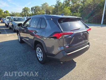 2022 Toyota RAV4 LE - miniatura 2