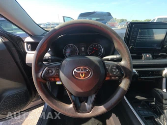 2022 Toyota RAV4 LE - miniatura 10