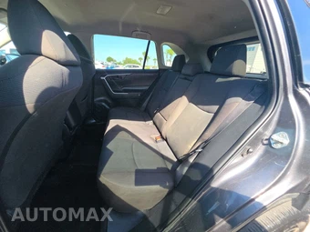 2022 Toyota RAV4 LE - miniatura 13