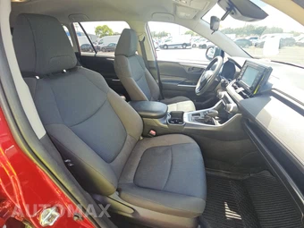 2022 Toyota RAV4 LE - miniatura 8