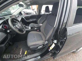 2022 Toyota RAV4 LE - miniatura 6
