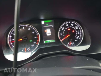 2022 Toyota RAV4 LE - miniatura 9